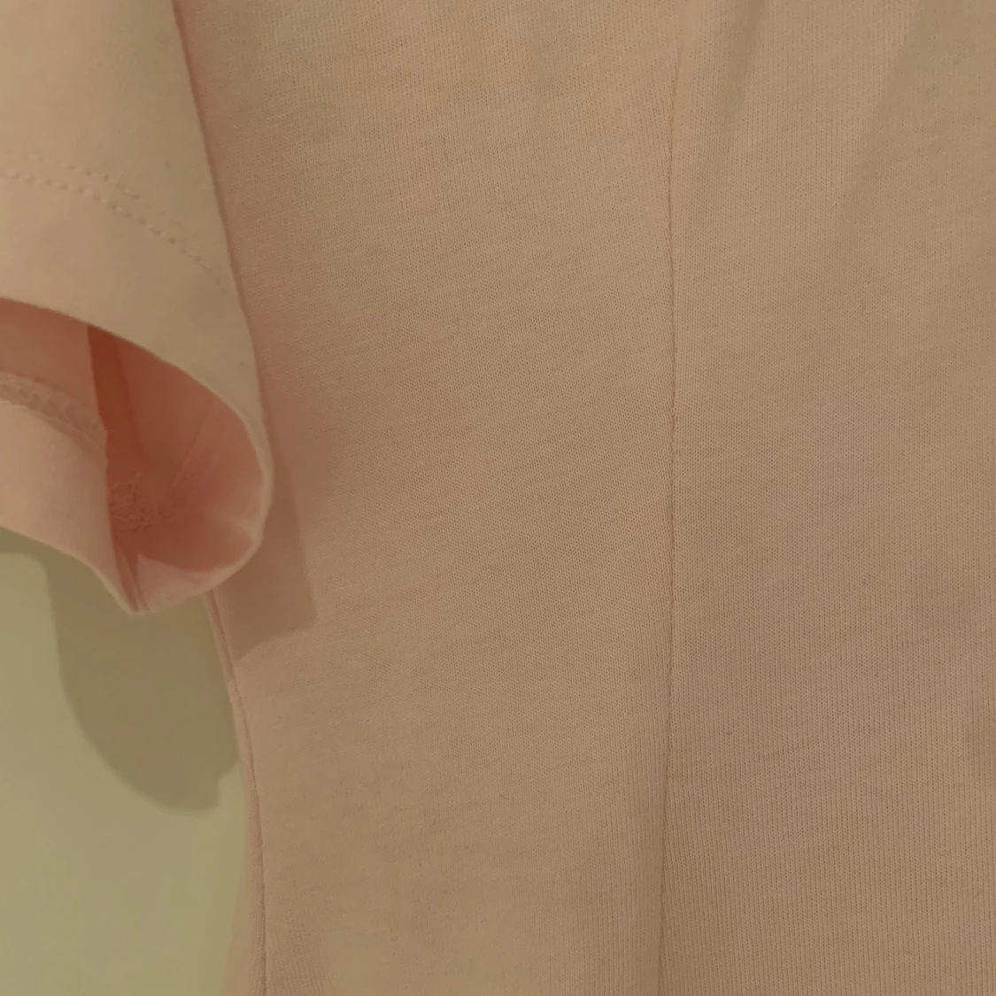 Ljusrosa t-shirt från Gina Tricot - 3