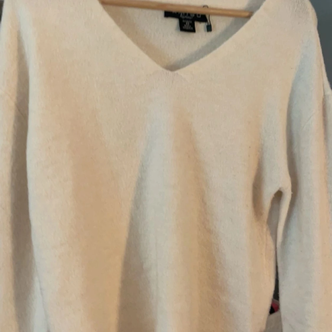 Beige stickad v-ringad tröja XS - 1