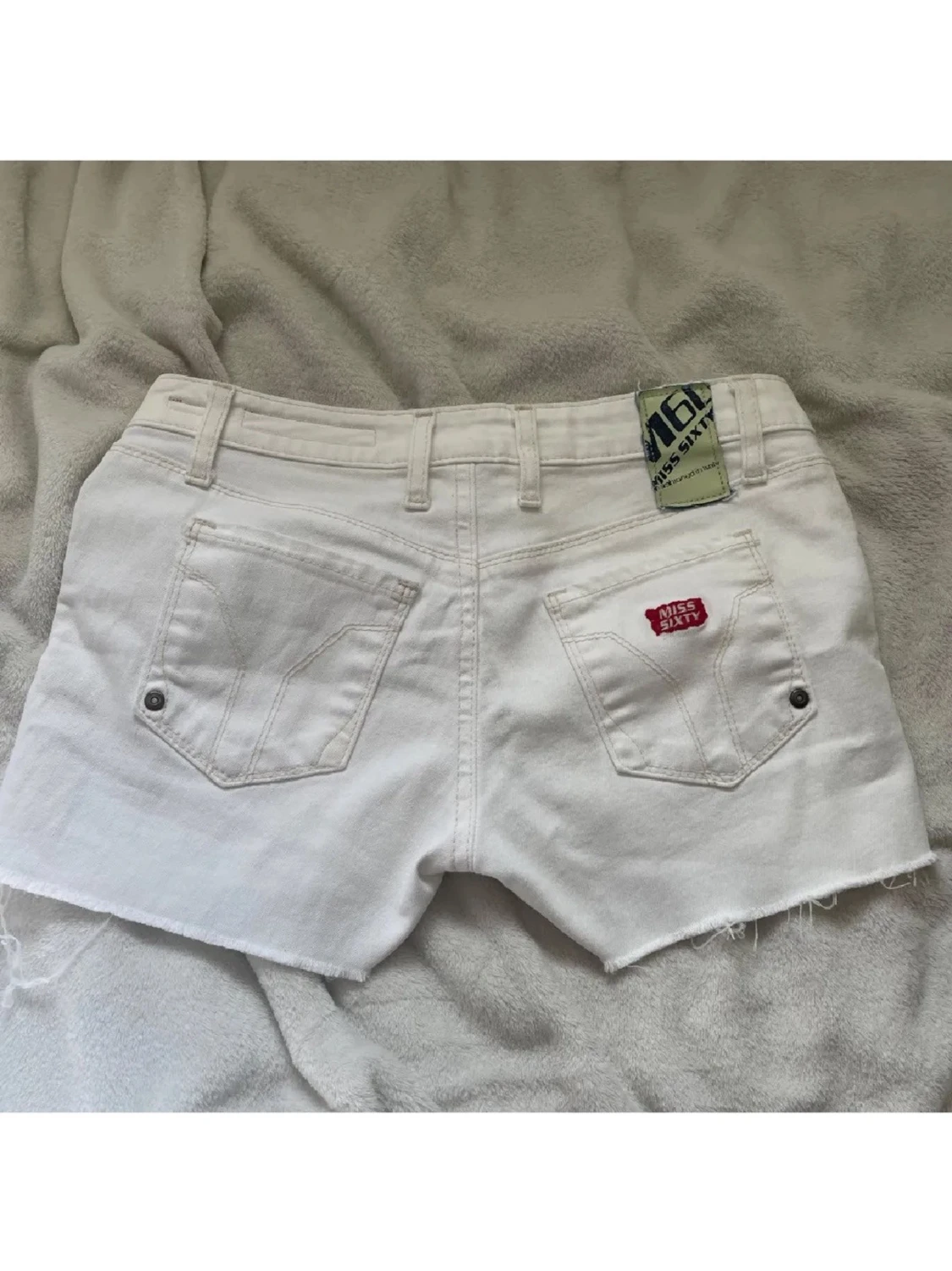 Vita jeansshorts från Miss Sixty