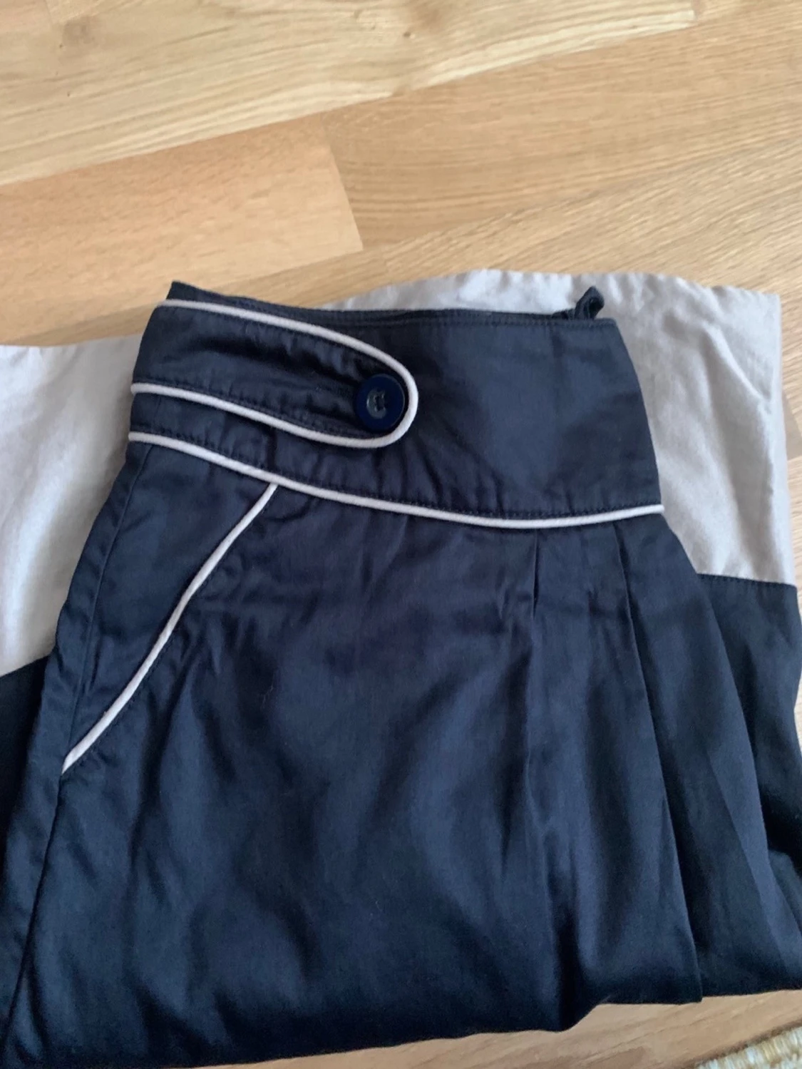 Söt kjol i  strl 36 - 4