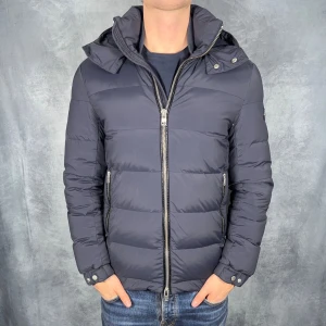 J. Lindeberg Vinterjacka - Skick: 9/10. | Ingår: Endast jackan. | Nypris: +- 5000 SEK. 