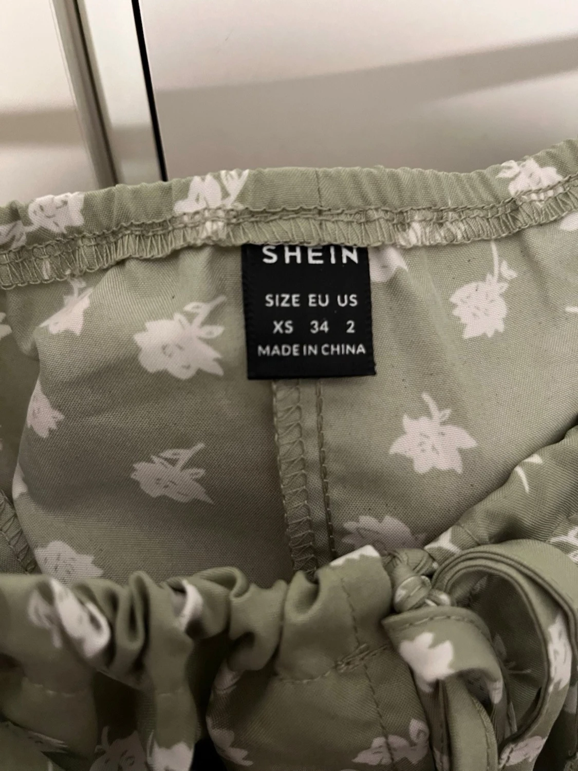 Grön blommig kortklänning från SHEIN - 2