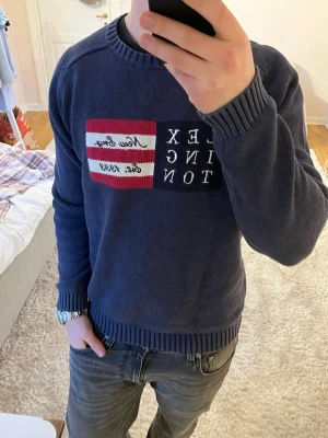 Lexington sweatshirt med usa flagga - Lexington sweatshirt | Bra skick | Storlek L | Pris - 399kr | Modellen är ca 180cm lång | Hör av dig vid minsta fråga eller fundering!!