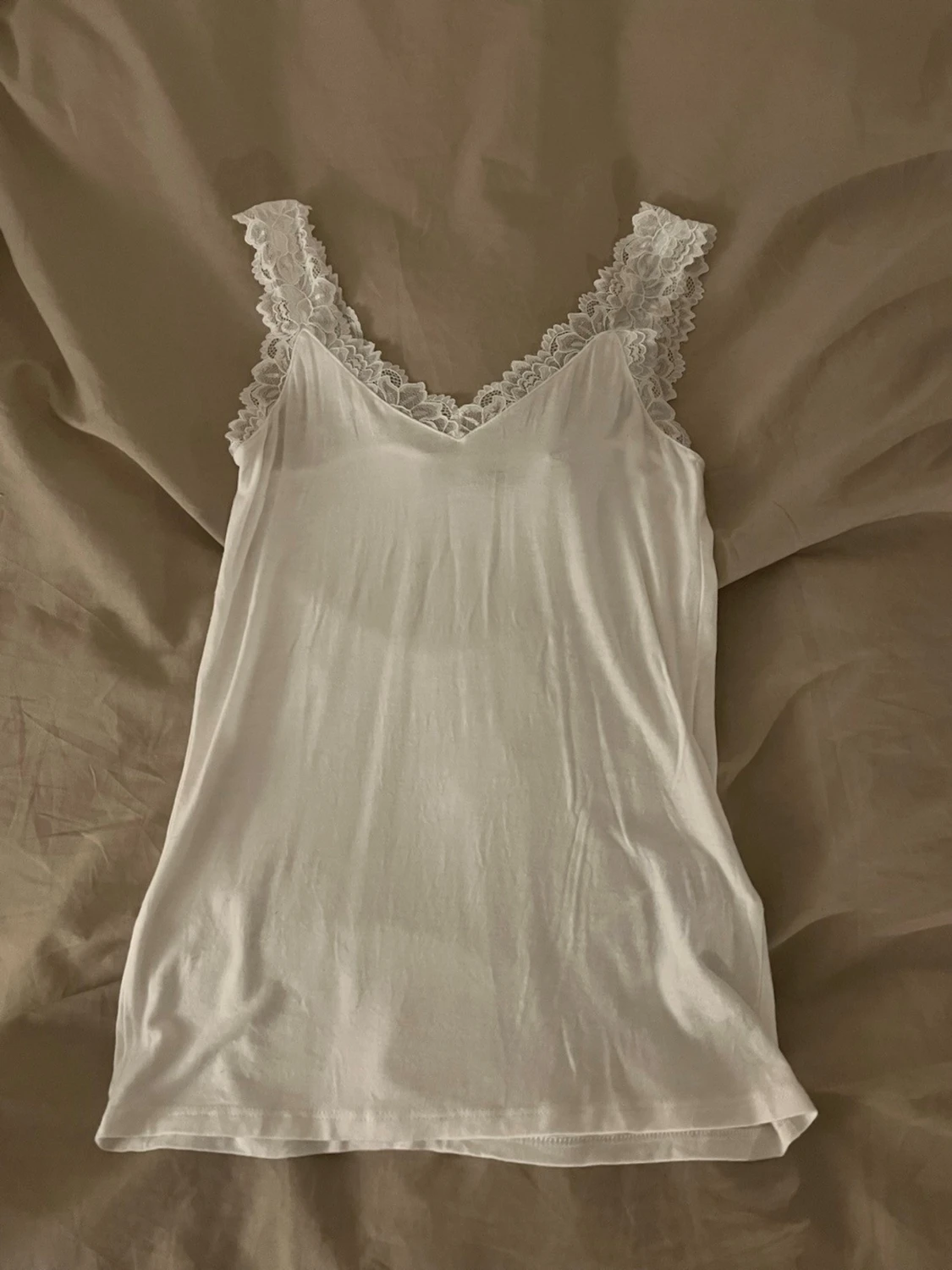 Vit spetskantad linnetopp Vero Moda