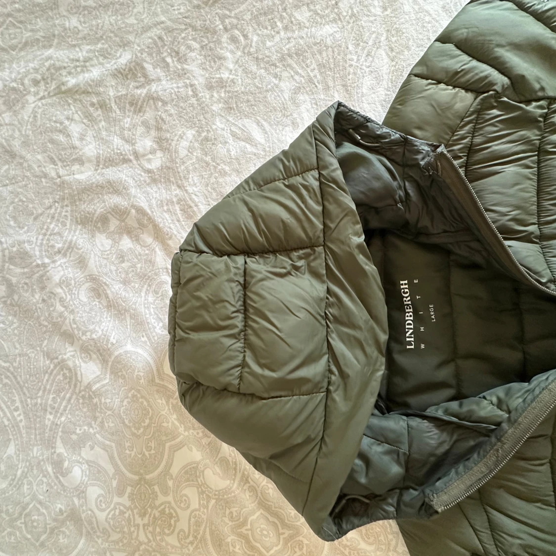 Olivgrön pufferjacka från Lindbergh - 3