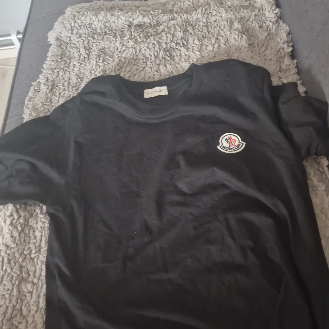 Svart Moncler t-shirt med logga - 1