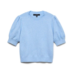 Blå stickad kortärmad tröja - Blå stickad topp från vero Moda. I storleken m men passar s.  Ny pris 229kr. Rätt så använd därav billigt pris. 