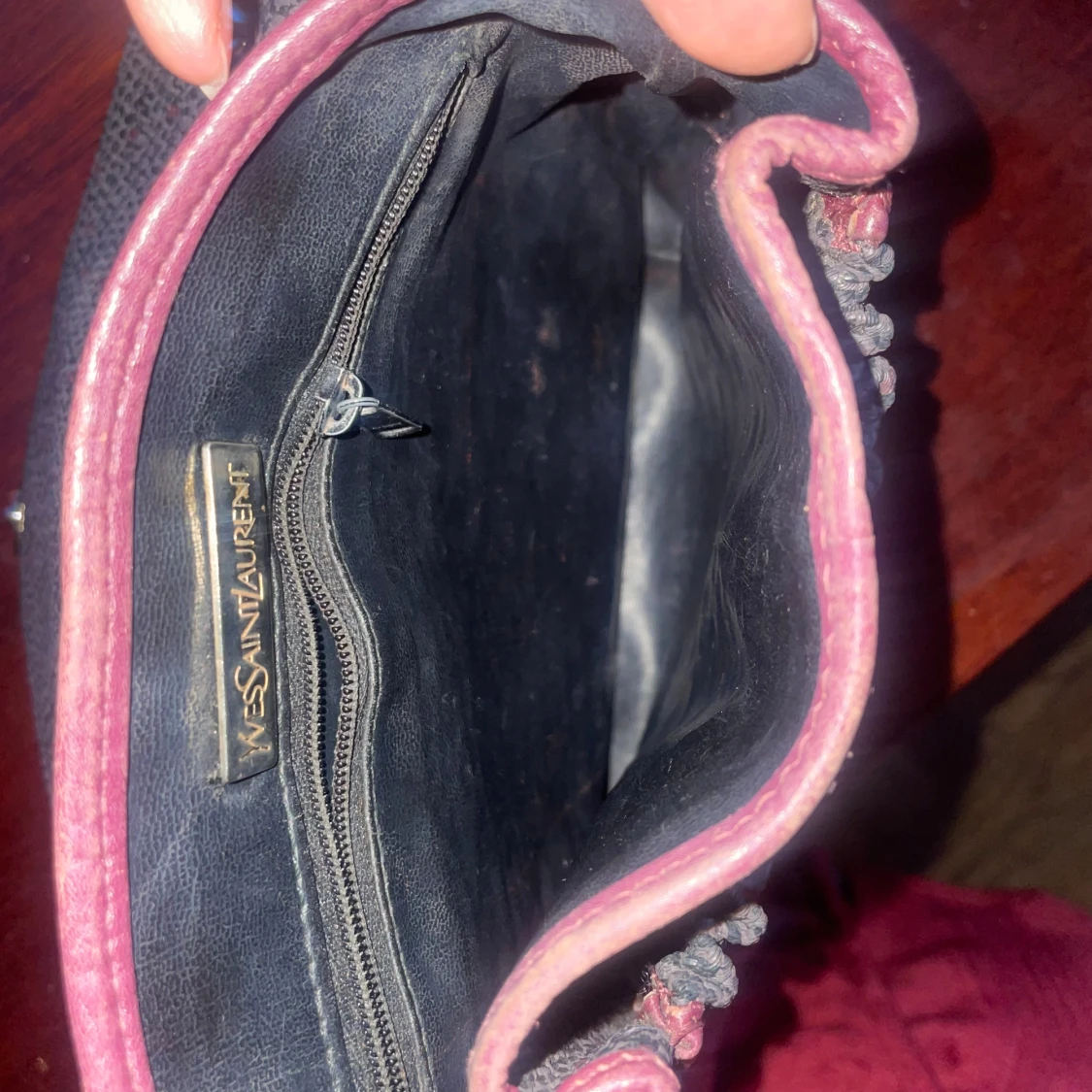 Yves Saint Laurent svart axelväska - 2