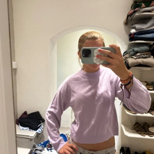 Lila Zara tröja - Sååå söt tröja från Zara med lite större armar😍
