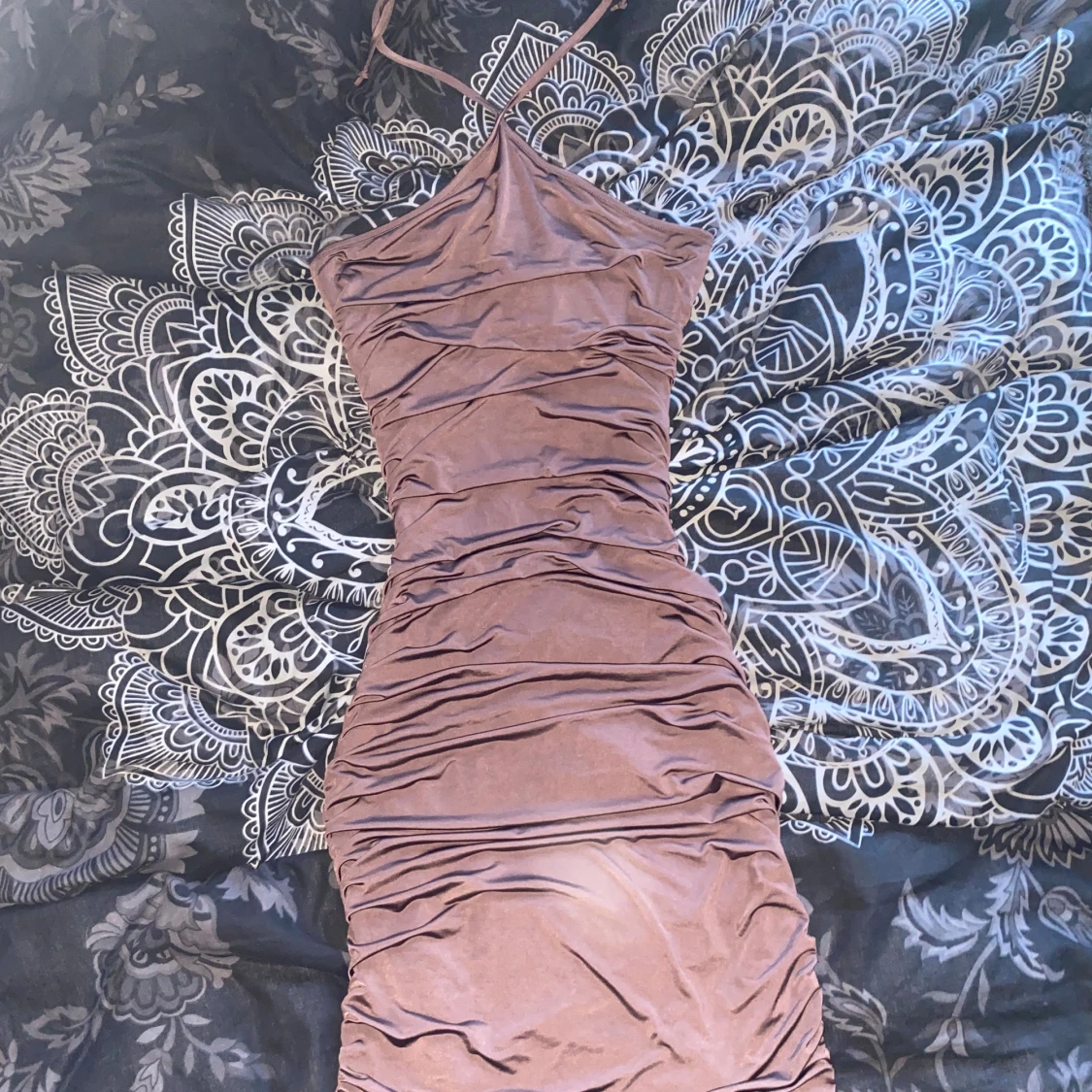 Brun klänning från BikBok