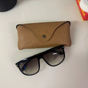 Ray-Ban Boyfriend - Riktigt sjysta brillor i bra skick, endast använda några gånger!
