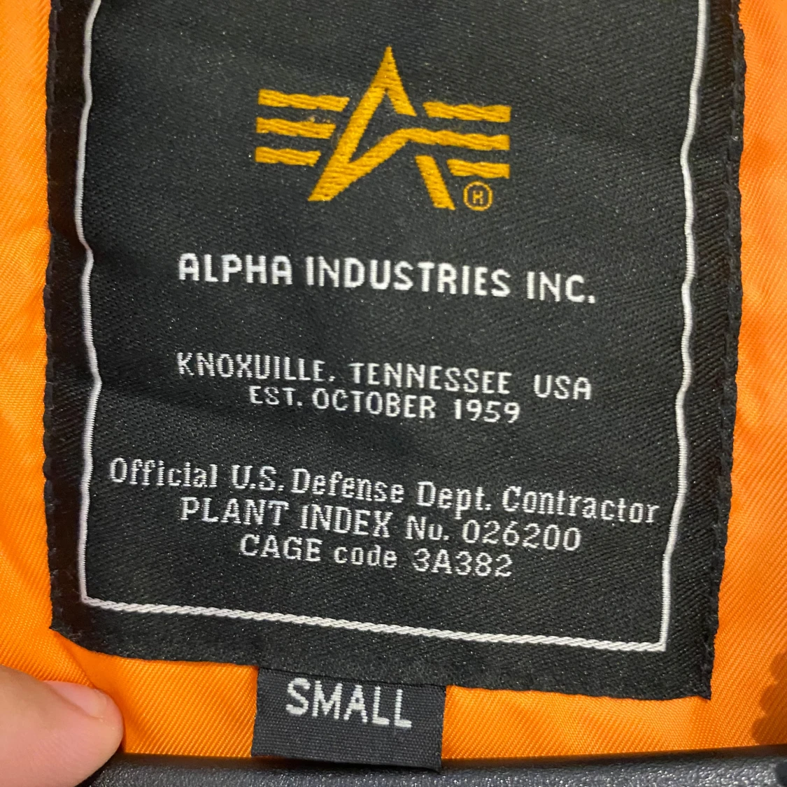 Svart bomberjacka Alpha Industries - 1