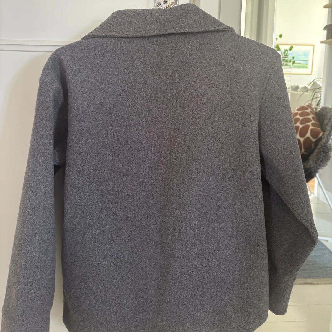 Grå kappa från Gina Tricot - 3