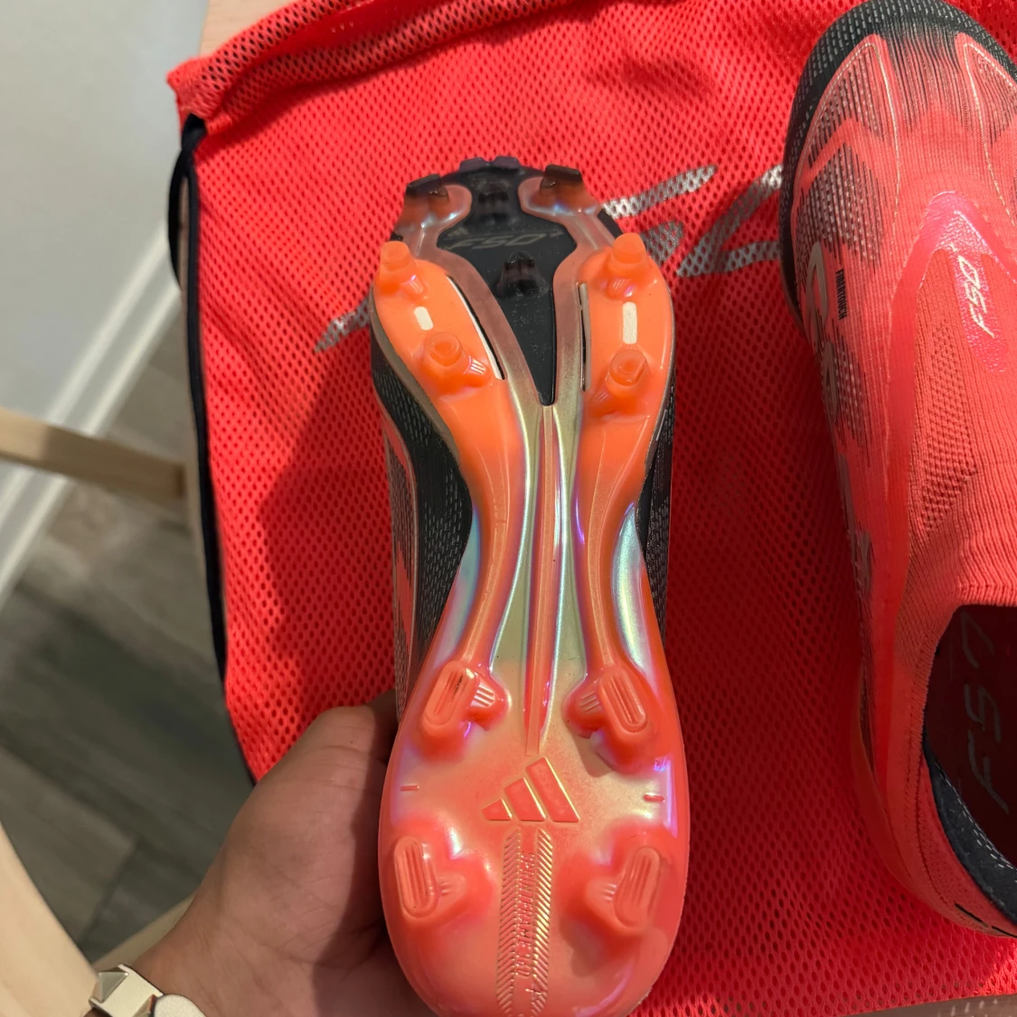 Adidas F50 röda fotbollsskor - 1