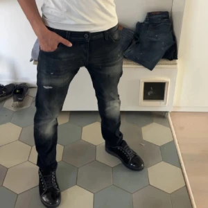 Jack and Jones - Säljer ett par riktigt feta jeans från Jack and Jones i modellen Slim Glenn, skriv om du har några frågor eller funderingar!!!