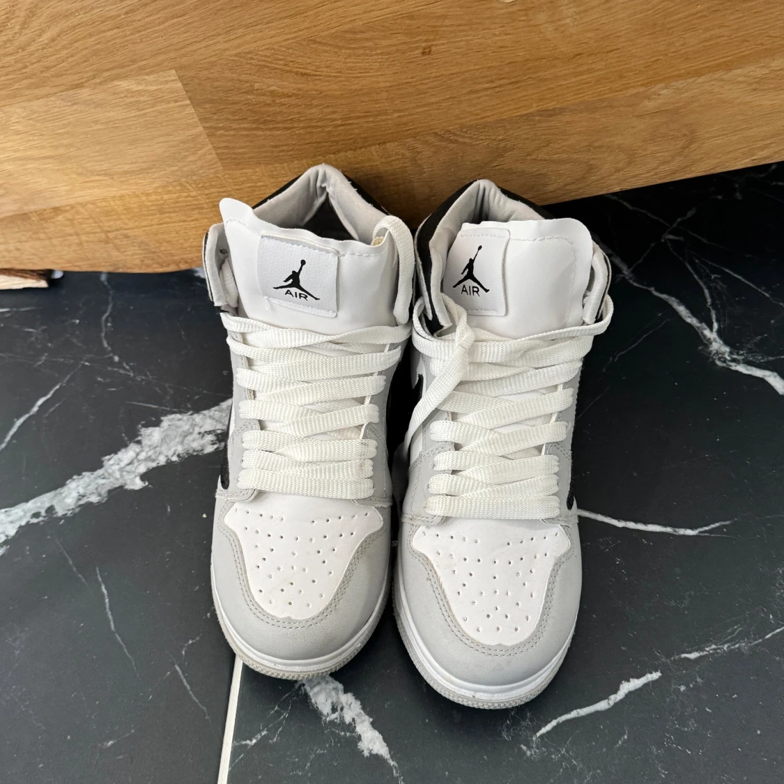 Nike Air Jordan 1 vit/grå sneaker - 1