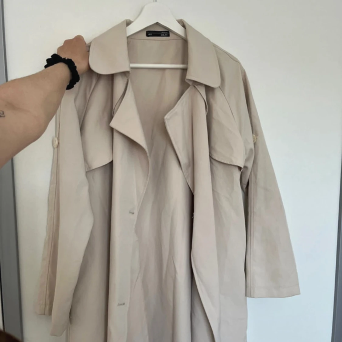 Beige trenchcoat från shein