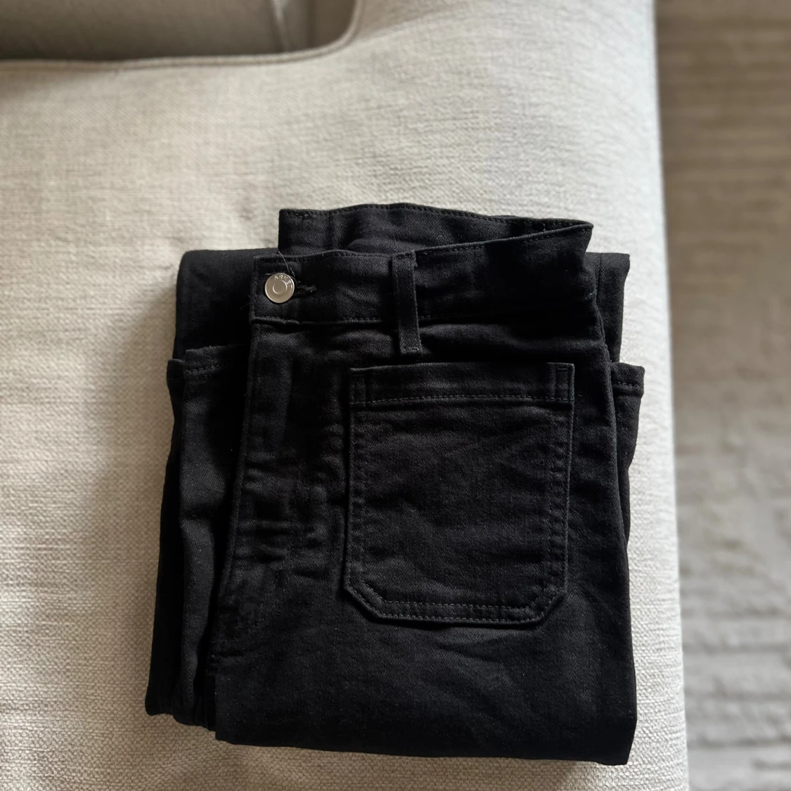 ARKET utsvängda jeans - 3