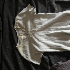 Ljusblå softgoat - 100 %cashmere tshirt från softgoat som använts någon enstaka gång därav i bra skick!🥰💕