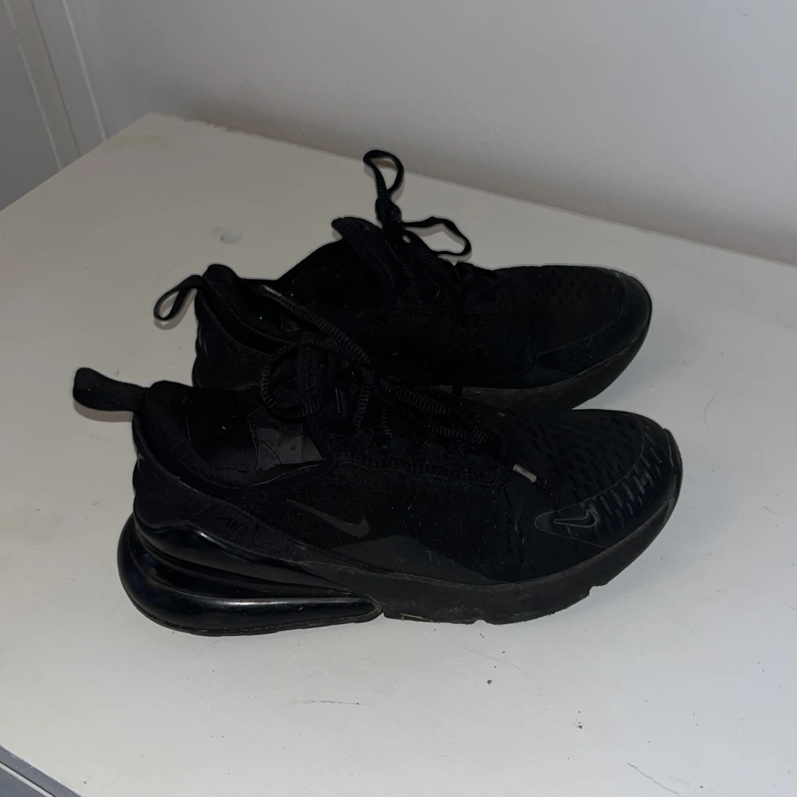 Svarta Nike Air Max 270 sneakers