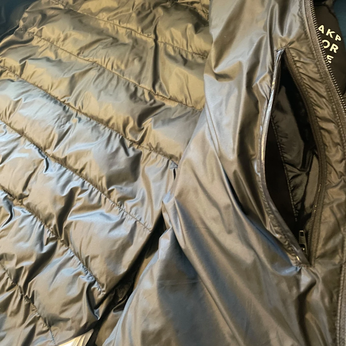 Svart Peak Performance jacka - 3