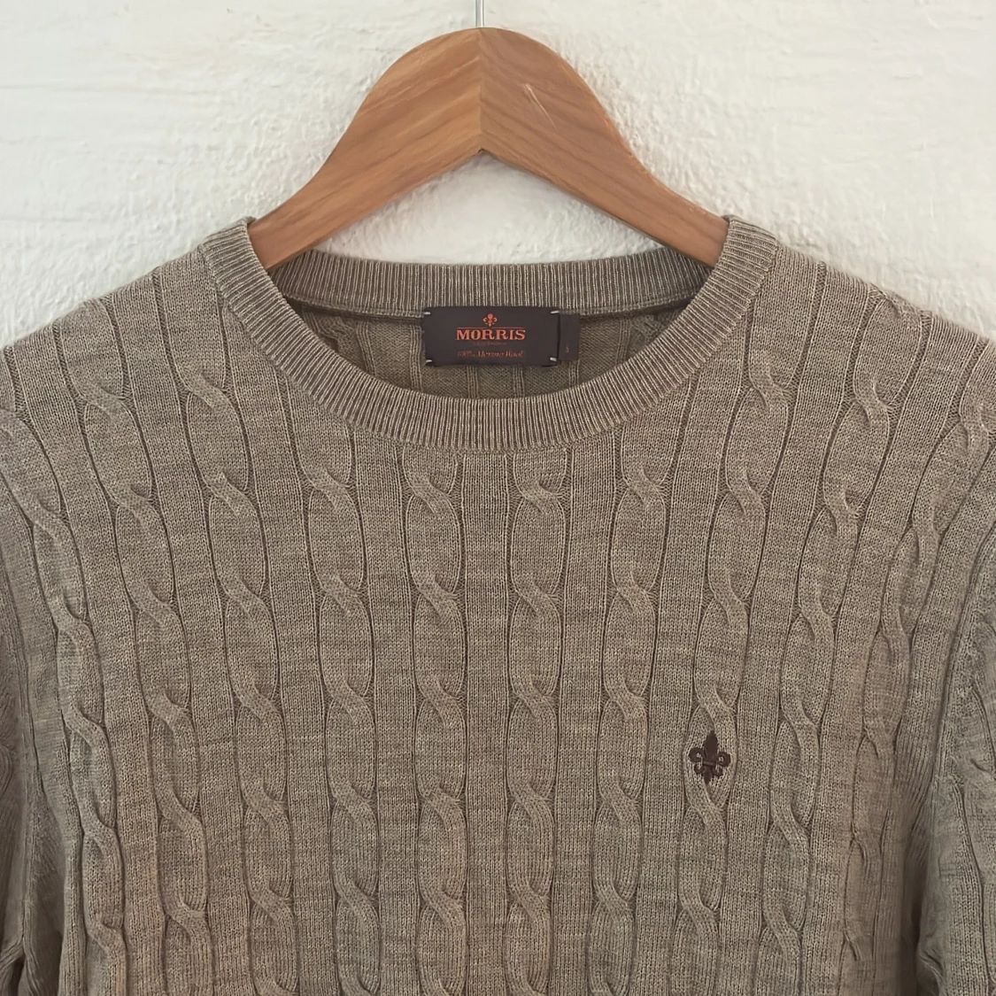 Beige kabelstickad tröja Morris S - 1