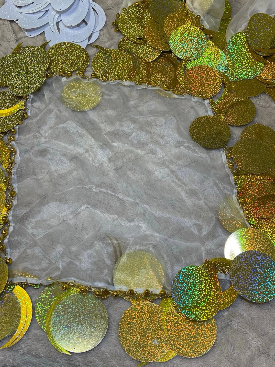 Glittrig guldpaljettväst med mesh . Dans sjaler - 4