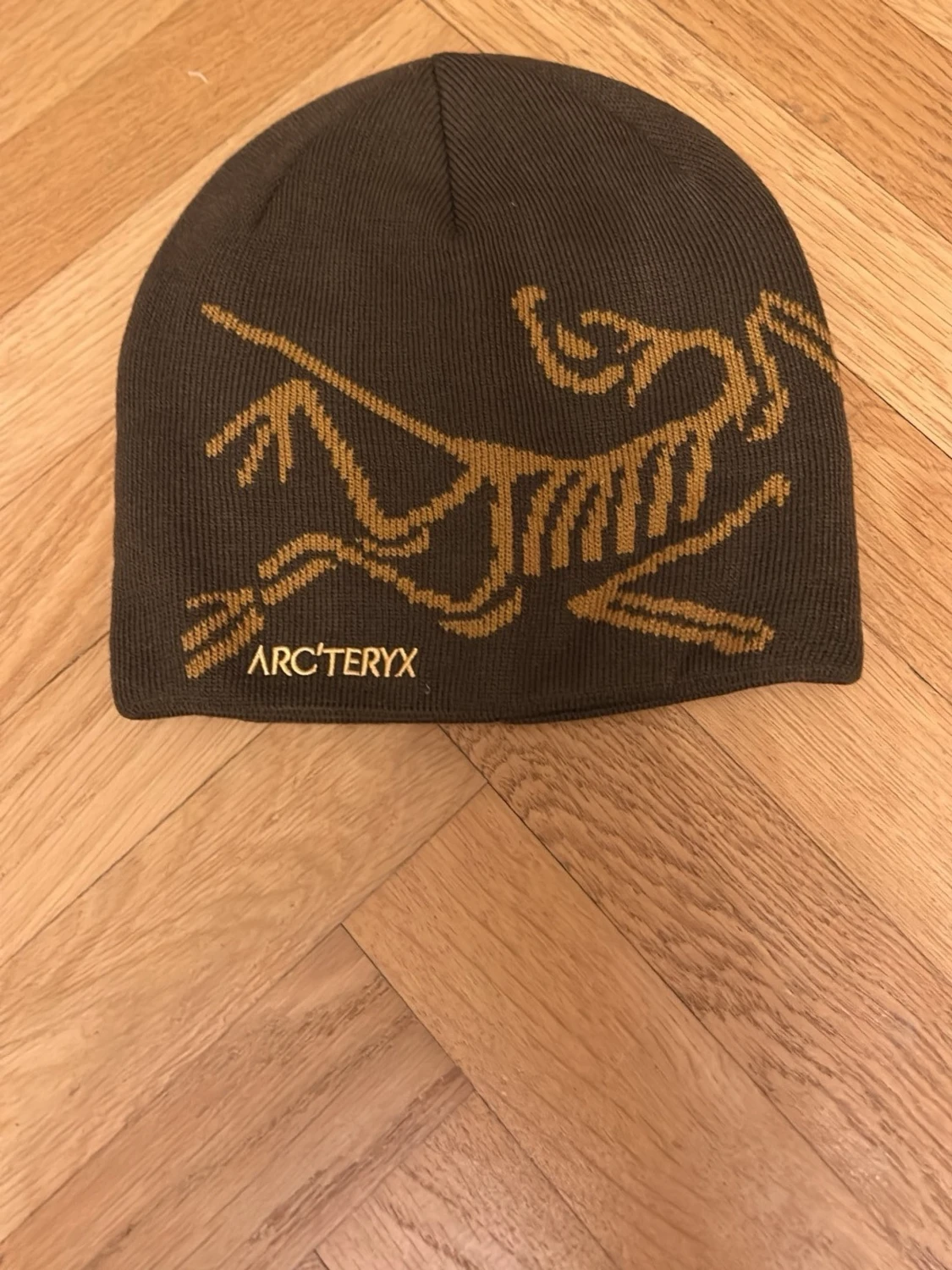 Brun mössa från Arc'teryx