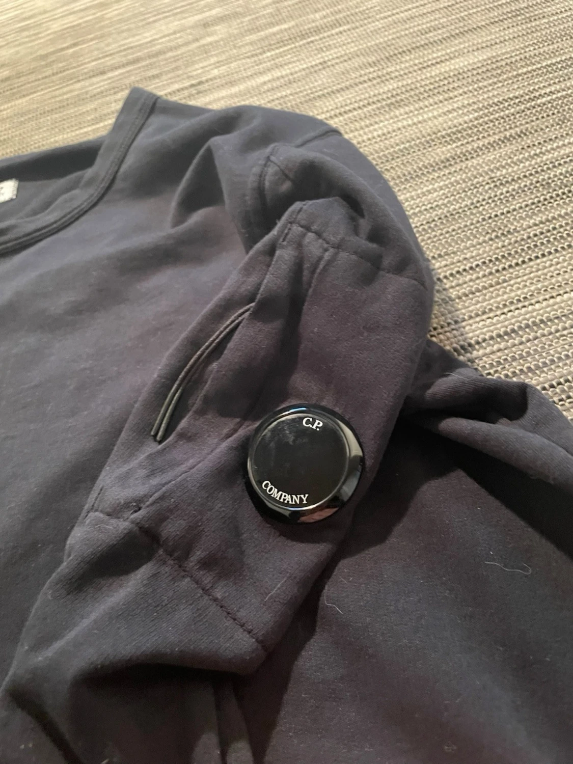 Mörkblå sweatshirt från C.P. Company - 3