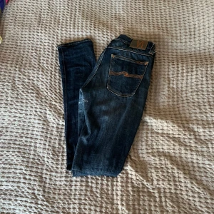 Nudie jeans - Nudie jeans i fint skick. Storlek 31/33, regular/lite slimmade i passformen