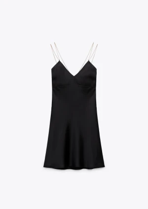 Svart glansig klänning Zara - Helt ny klänning från Zara, perfekt till nyår 🤎 Köpt för 359kr