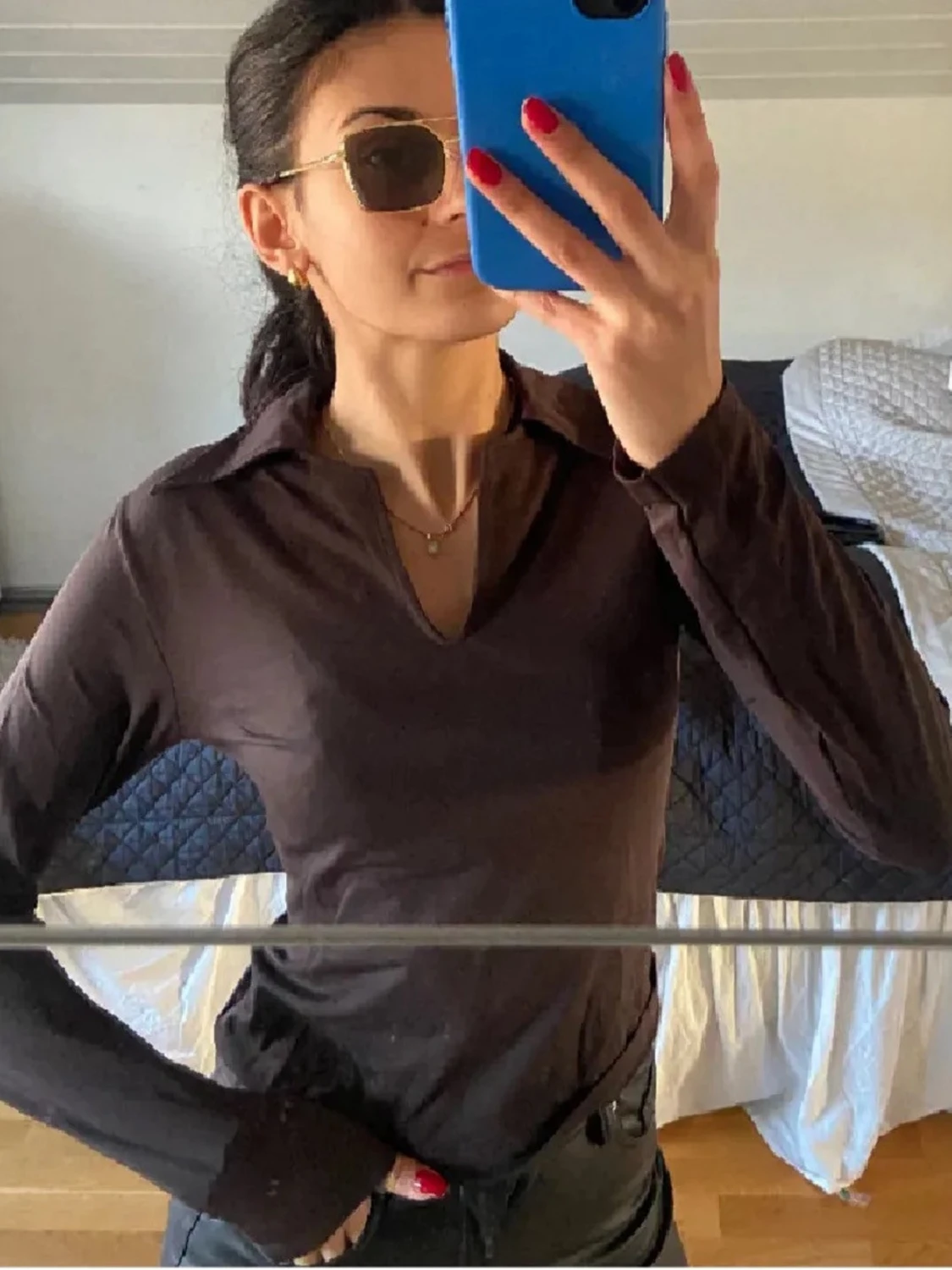 Brun långärmad polotopp