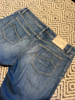 Jacob Cohën jeans - Riktigt schysst skick | inte använda så mycket | prydliga detaljer | italienska jeans med japanskt material | storlek 33