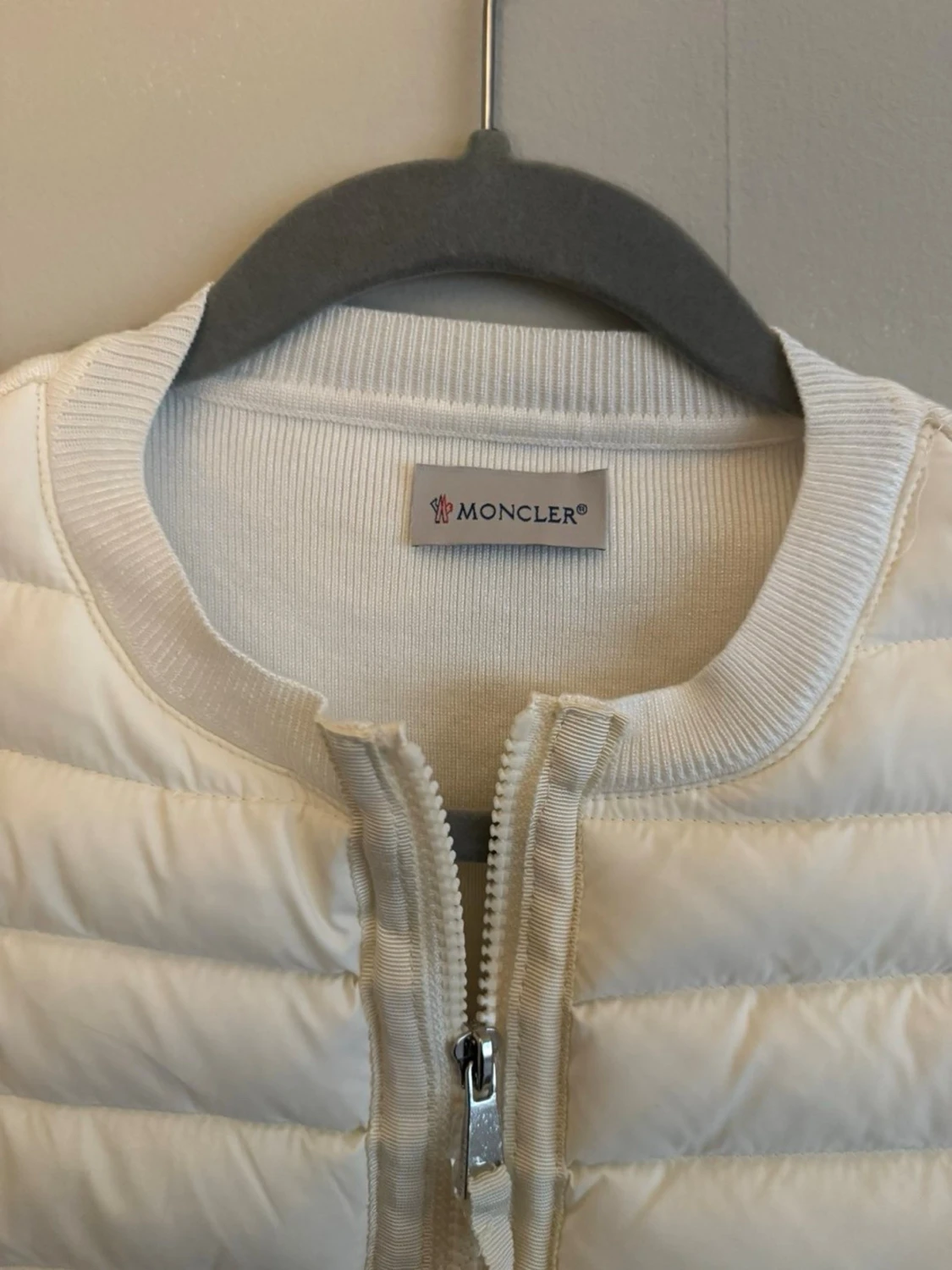  Fin vit Moncler cardigan  - 3