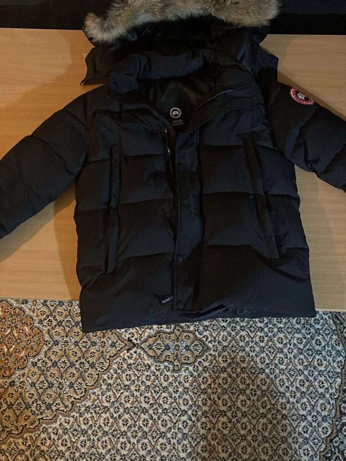 Svart pufferjacka från Canada Goose