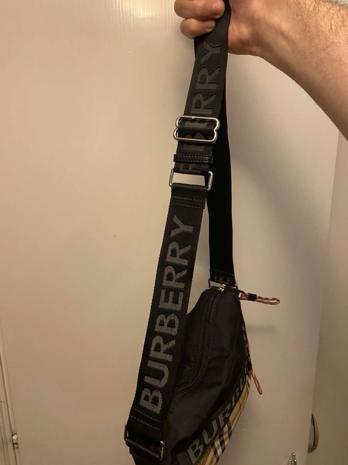 Burberry rutig axelväska med logga - 1