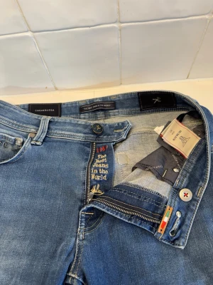 Tramarossa jeans  - Tramarossa jeans i storlek 32. Bara att höra av sig till oss vid minsta funderingar😁