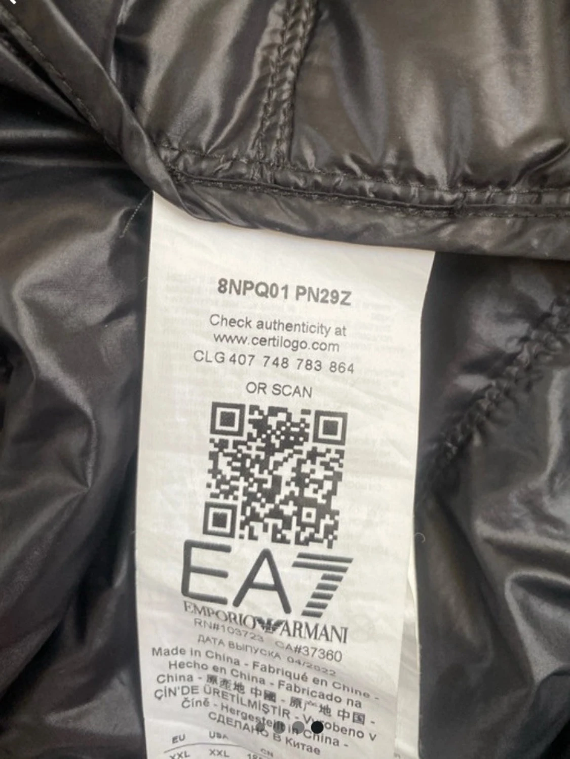 Svart pufferjacka från Emporio Armani - 2