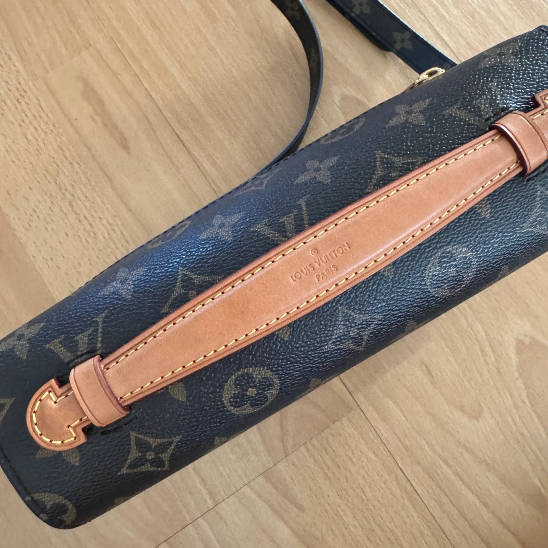 LV Monogram axelväska  - 1