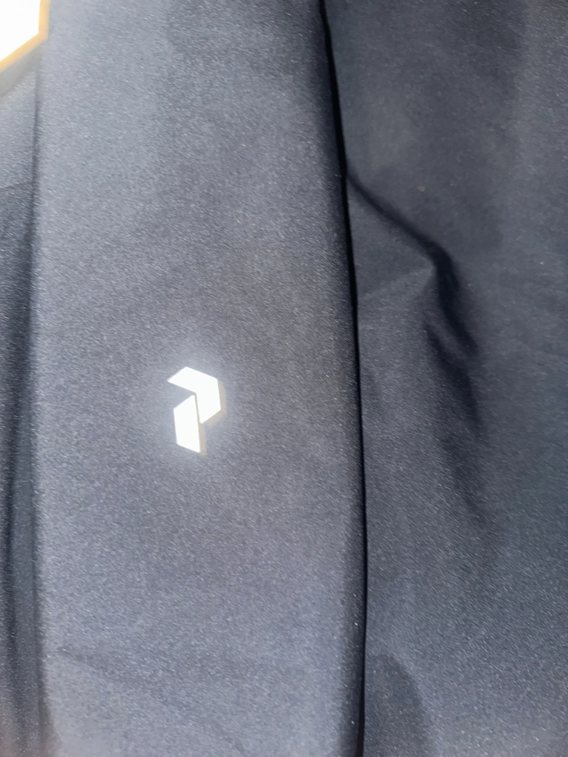 Svart vindjacka Peak Performance 