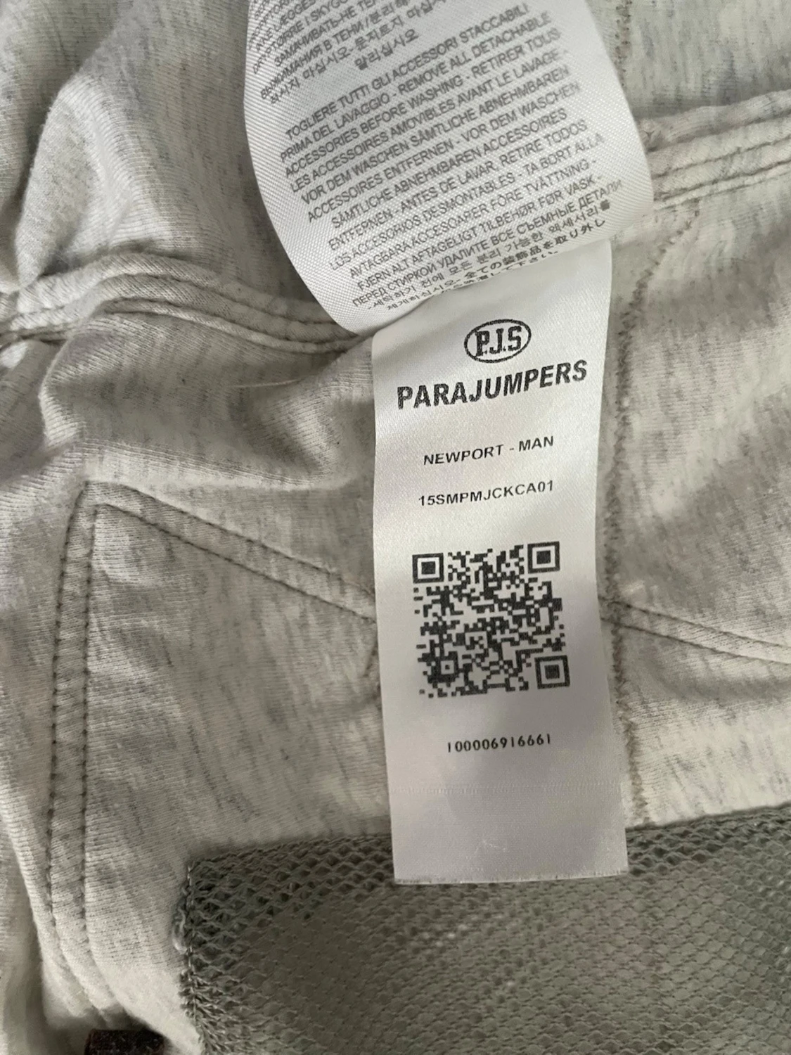 Ljusgrå vindjacka från Parajumpers - 2