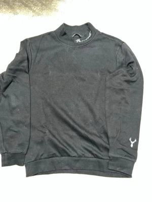 Svart tröja  - Svart tröja