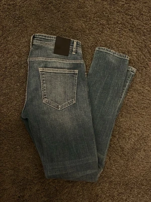 Tom Ford Jeans  - Extremt sällsynta jeans från Tom Ford. Storlek 32, står straight fit men enligt mig är det slim fit. Helt perfekt passform och funkar med det mesta. Nypris på cirka 9500kr 