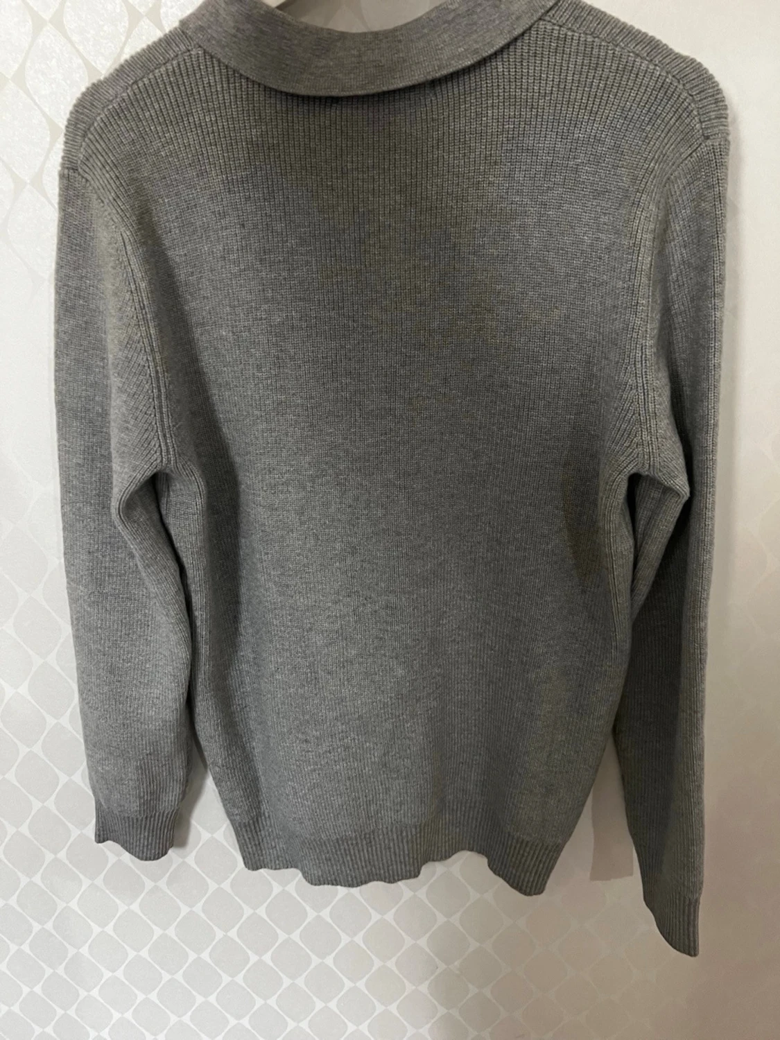 Grå stickad pikétröja med half zip - 1