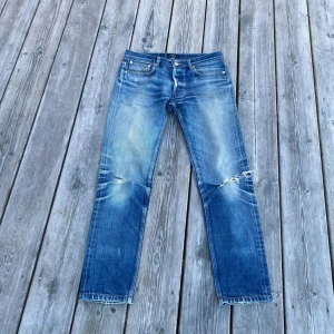 Apc jeans - Säljer nu dessa APC jeansen med skön fade! storlek: 30. Sitter slim. Tveka inte på att höra av er om ni har några frågor eller funderingar!