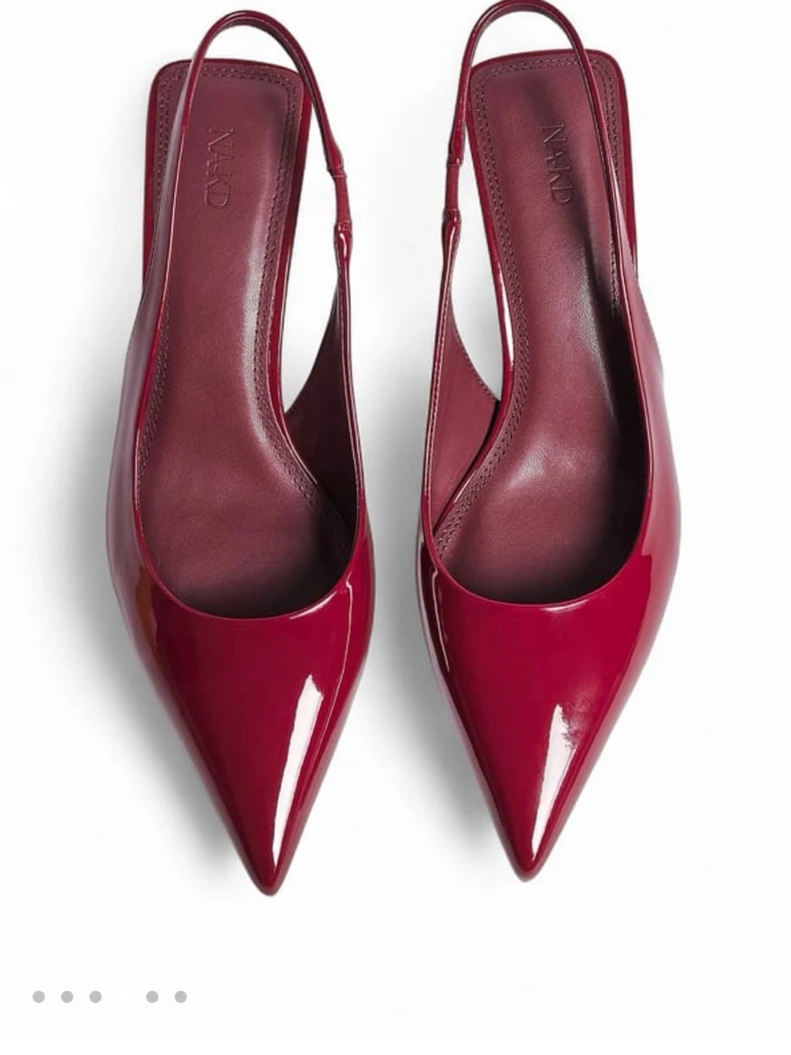 Vinröda pumps med spetsig tå från NAKD