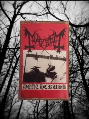 Mayhem - Deathcrush - Kassettband som jag säljer. Spelad 7-8 gånger.