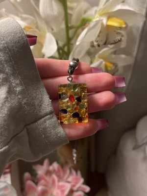Original Handmade Murano Glass Necklace - i think this is very pretty but i need the money for other things 🤷🏻‍♀️ these usually go from 2 000kr to      6 000kr. since it’s second handed, the cost is downgraded, giving you a better deal than buying one from the original shop.