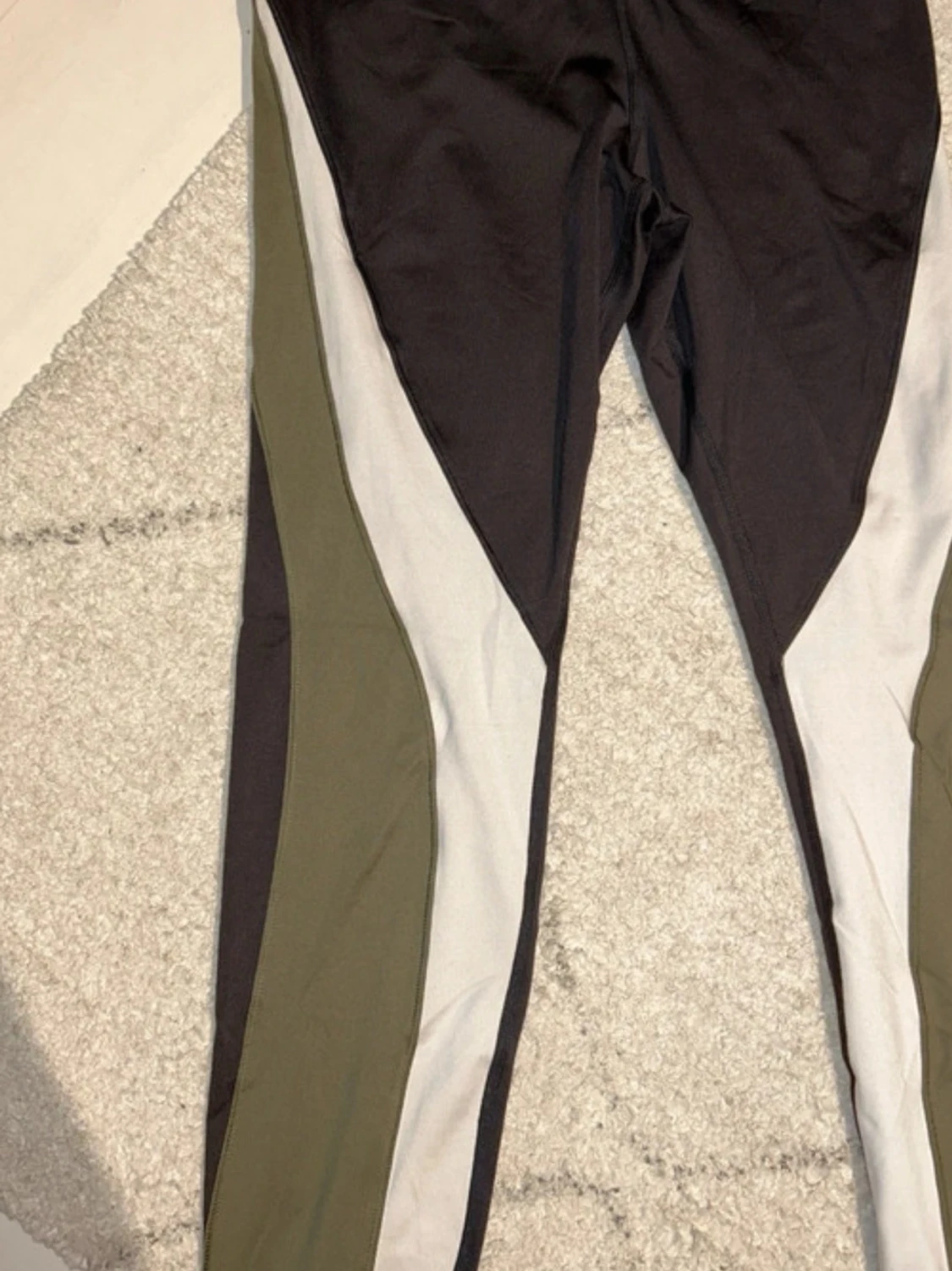 Svarta och gröna leggings från H&M - 1