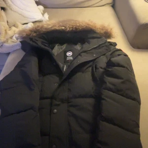 Canada goose dunjacka  - Helt ny Canada goose jacka, aldrig använd har bara testas hur den passar. 
